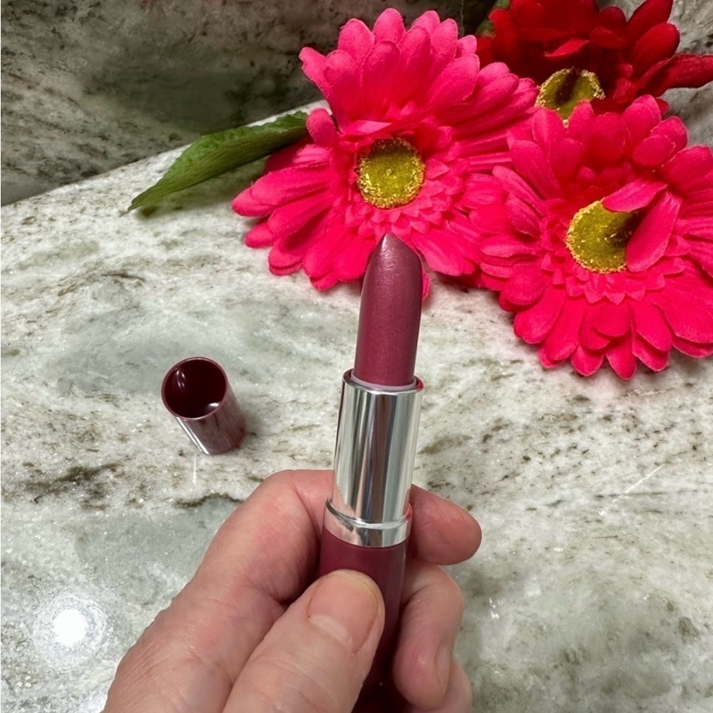 Clinique Lipstick  Love Pop LIP COLOUR + PRIMER  New 2 tubes available